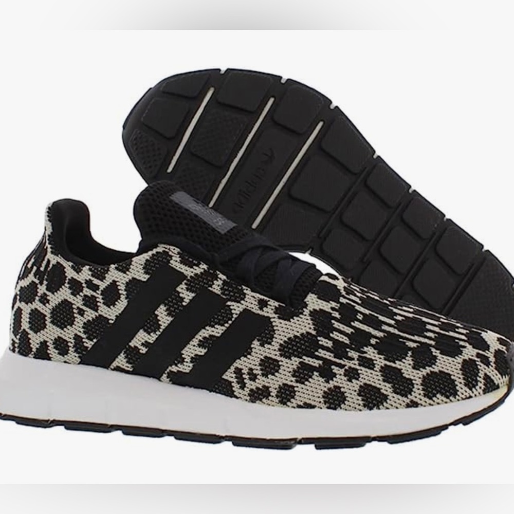 🐆NIB ADIDAS SWIFT RUN SHOES - Picture 2 of 5